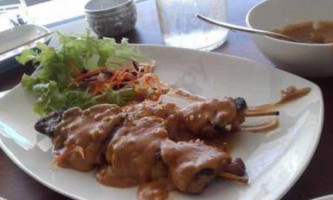 Pinto Thai food