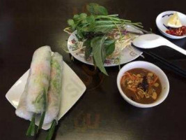 Pho Hong Tam food