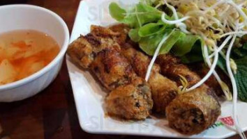 Huong Xua Vietnamese Restaurant food