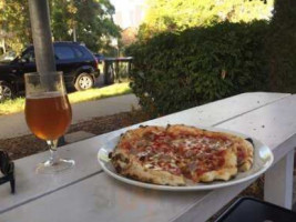 Revel Brewing Co. Bulimba food