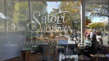 Satori Organics Wholefoods and Juice Bar inside