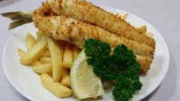 Redfish, Fish, Chips and Grill food