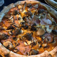 Arlo's Pizzeria on Chevron Island food