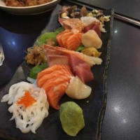 Sushi-Ya food