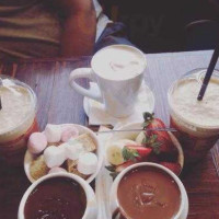 Max Brenner Highpoint food