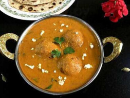 Bombay Masala Indian Burleigh food