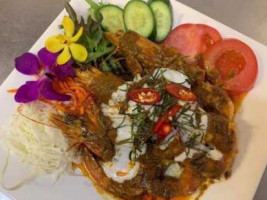 Moowan Thai Eatery food