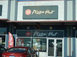Pizza Hut Ellenbrook food
