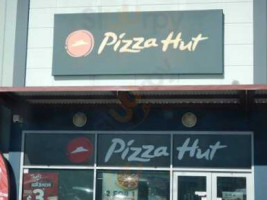 Pizza Hut Ellenbrook food
