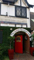 George Harcourt Inn outside
