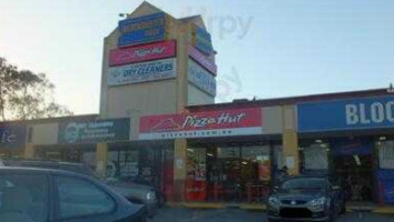 Pizza Hut Swan View outside