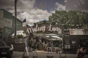 Maleny Village Artisan Market outside