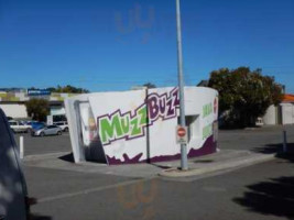 Muzz Buzz Balcatta outside