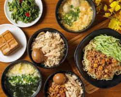 Zhī Xiāng Jī Ròu Fàn food