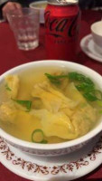 Lee's Golden Yuen food