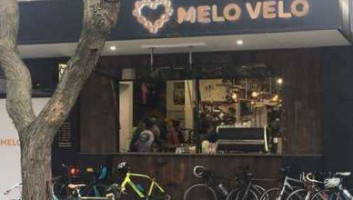 Melo Velo outside