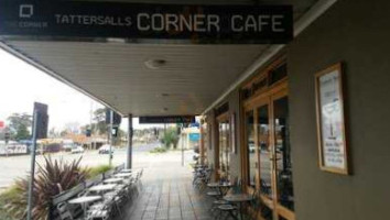 The Corner Cafe -Tatts Pub outside