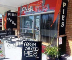 Flash Pies outside