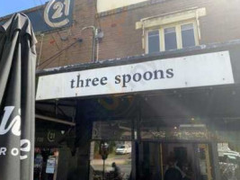 Three Spoons outside