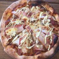 Urban Woodfire Pizza food