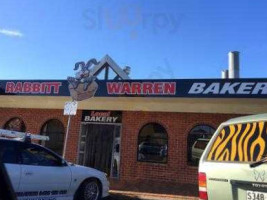 Rabbit Warren Bakery outside