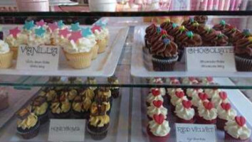 The Little Cupcake food