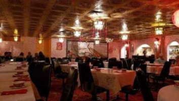 Wah Hah Chinese Restaurant inside