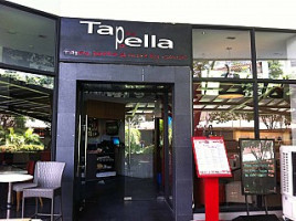 Tapella Bar & Restaurant 