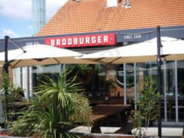 Brodburger inside