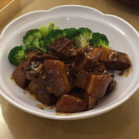 Lin's Cuisine food