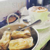 Poowong's Mya Mya Cafe food
