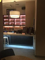Tomi Lounge Bar Cafe 
