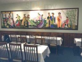 Emerald Chinese Restaurant inside
