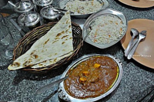 Sathars Restaurant food