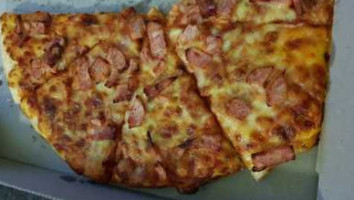 Pizza Hut Bundaberg food