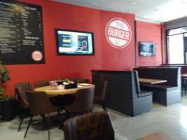 Top Burger Brighton inside