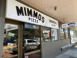 Mimmos Pizza outside