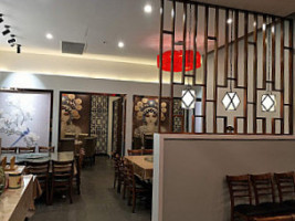 Golden Drum Chinese Restaurant inside