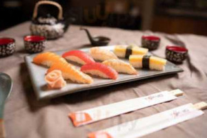 Tokyo Sushi Kitchen food