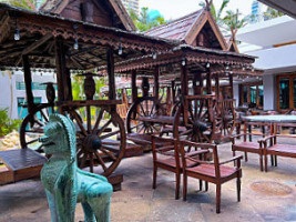 Chiang Mai Thai inside