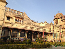 Seesh Mahal Hotel outside