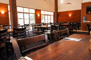 Gidgee Inn Bar & Grill inside