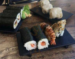 Akita Sushi inside