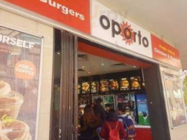 Oporto Haymarket food