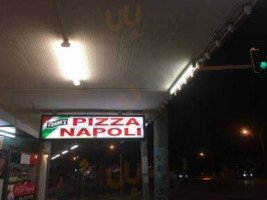 Frank's Pizza Napoli inside