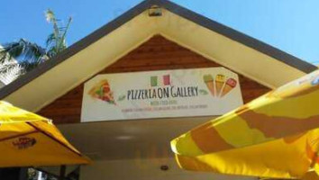 Pizzeria On Gallery inside
