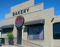 Jackson's Bakery Cafe outside