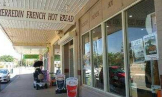 Merredin French Hot Bread Shop outside
