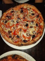 Bella Fresca Pizzeria food
