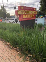 Beechworth Bakery outside